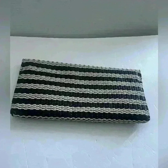 Banana Republic Clutch - Picture 5 of 7